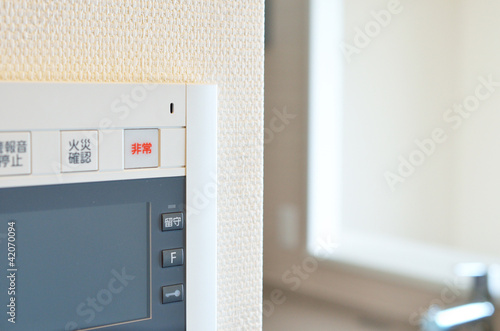 緊急ボタン　ホームセキュリティ