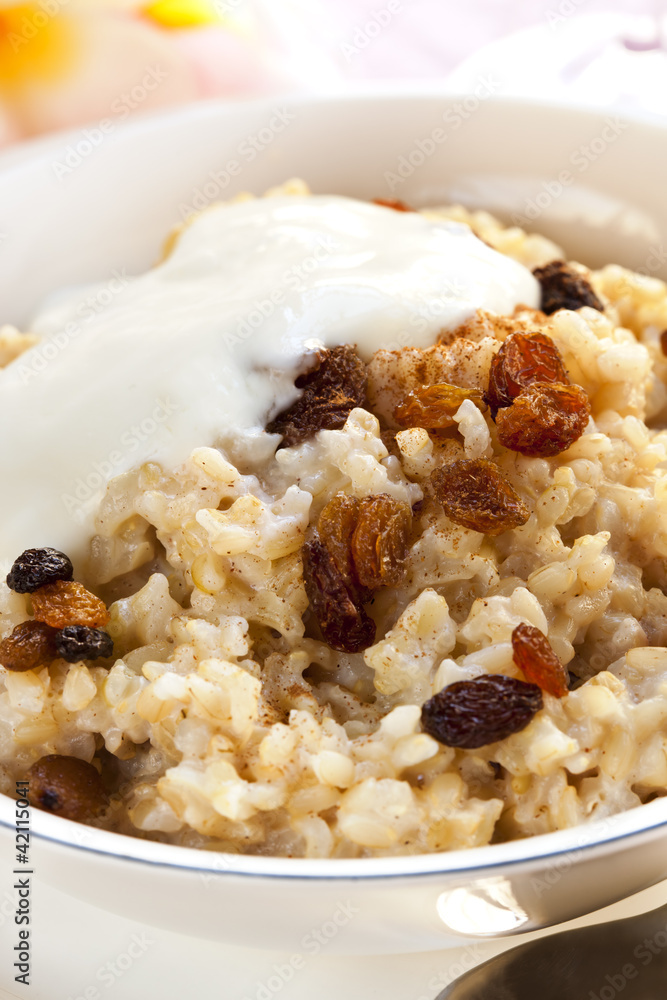 Brown Rice Porridge with Sultanas Brown Rice Porridge with Sultanas