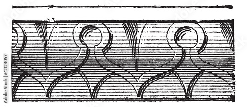 Sculpted rays of heart or heart design on ornemental moldings, v