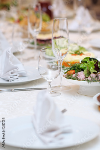 Table set for an event party or wedding reception © Maria Sbytova