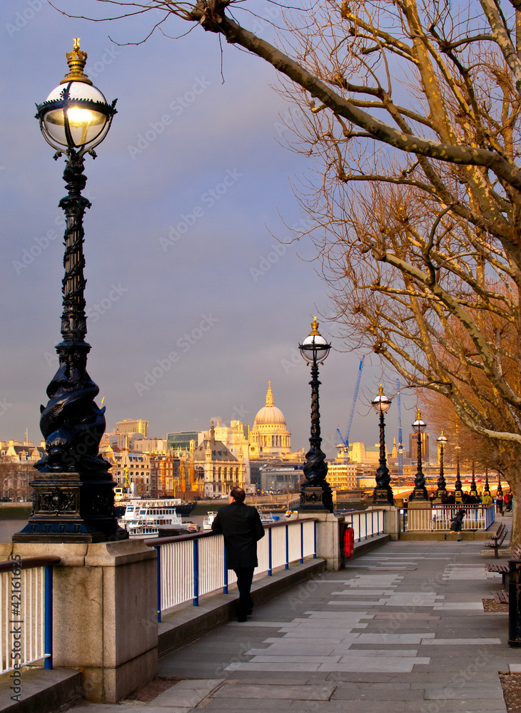 Naklejka premium St Paul Cathedral view from Southbank, London