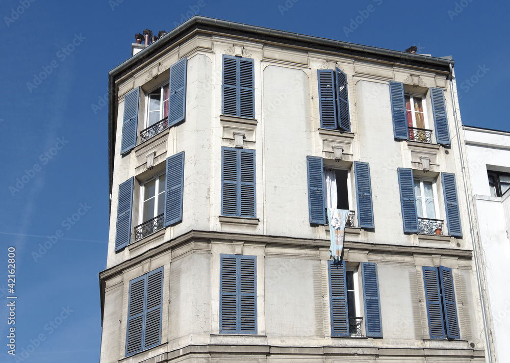 Banlieue de Paris, immeuble année 30