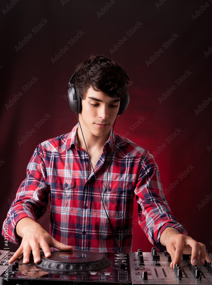 DJ DJ
