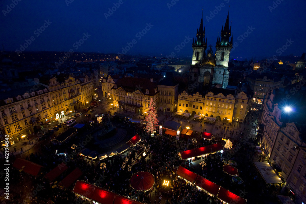 Obraz premium Old Town Square at Christmas time, Prague, Czech Republic