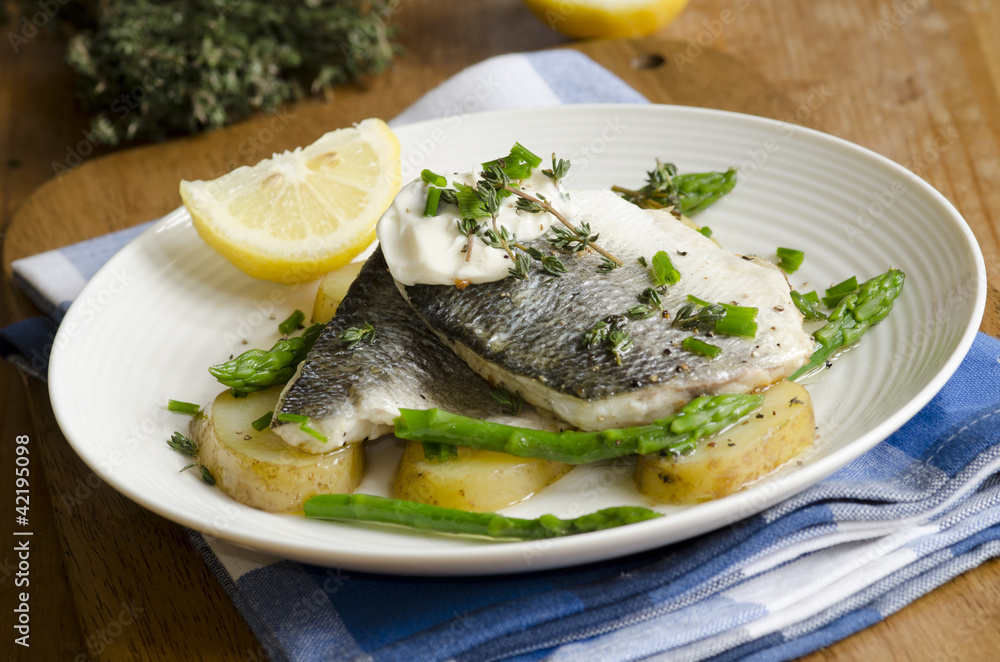 Sea bass with asparagus and potatoes Sea bass with asparagus and potatoes