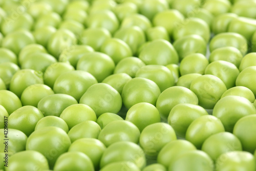Green peas close-up © Africa Studio