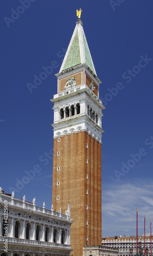 Venedig - Der Campanile auf der Piazza San Marco © Bergfee