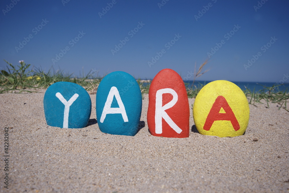 Was Bedeutet Der Name Yara Foto Stock Yara, female name on colourful stones | Adobe Stock