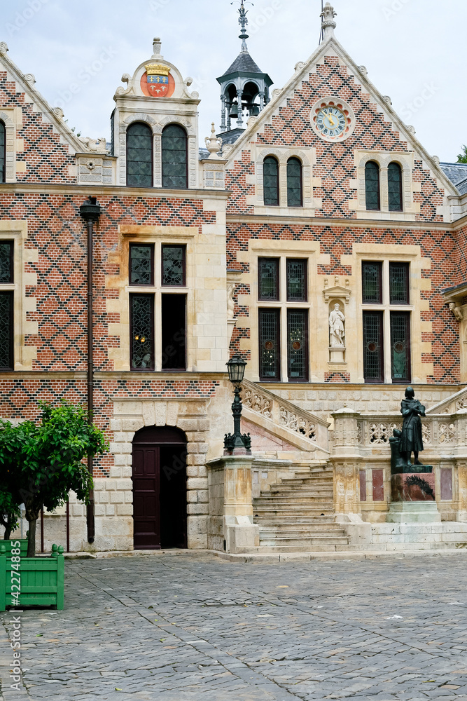 mansion Groslo in Orleans, France