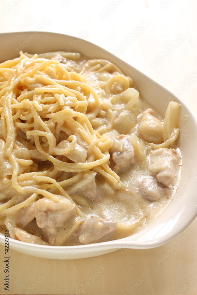 Italian cuisine, chicken and cream sauce Pasta Italian cuisine, chicken and cream sauce Pasta