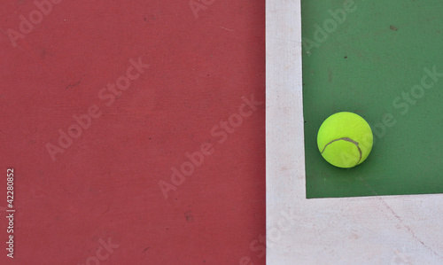 a lop at tennis corner © singkham