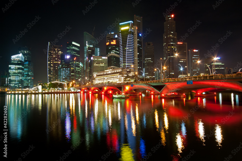 Fototapeta premium Night lights and skyscrapers' reflection at Singapore