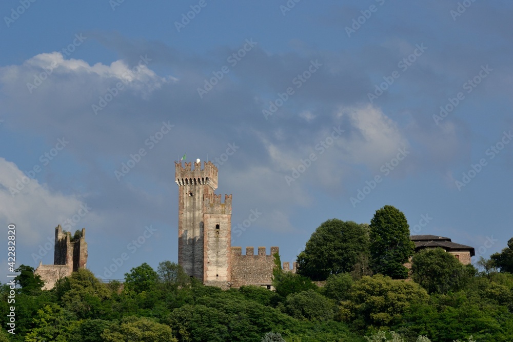 Castello a Borghetto Castello a Borghetto