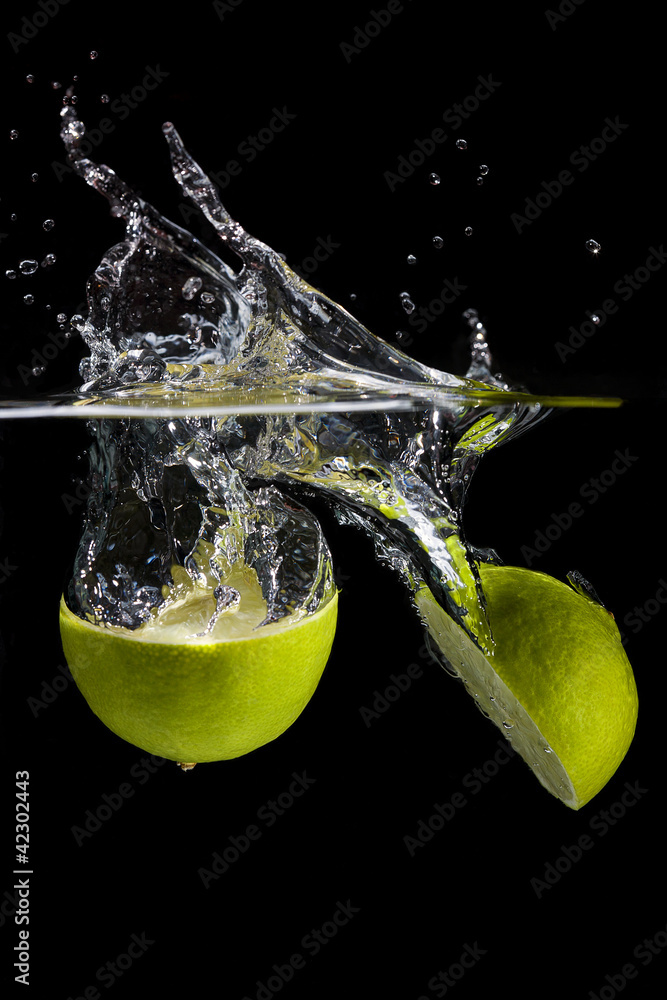 Obraz premium Fruta al agua