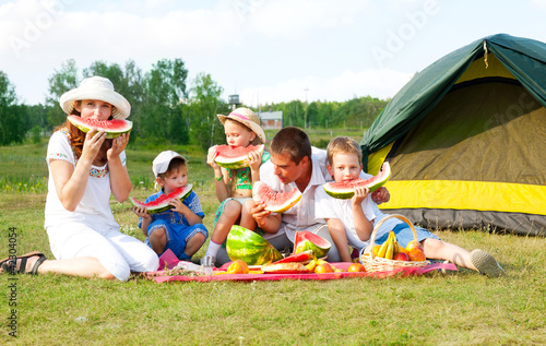 family picnic © Vasiliy Koval