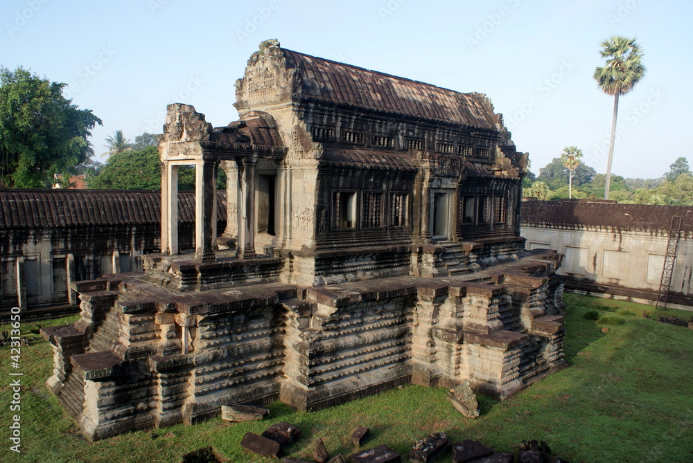 Fototapeta premium Ancient temple in Angkor wat, Cambodia
