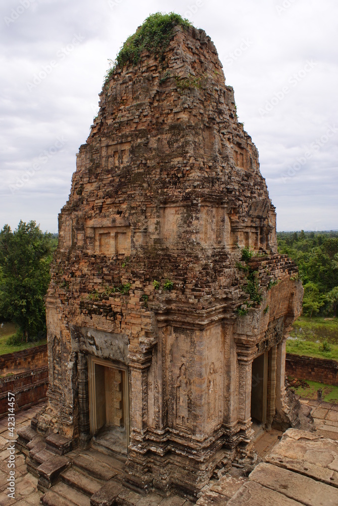 Naklejka premium Ancient temple in Angkor, Cambodia