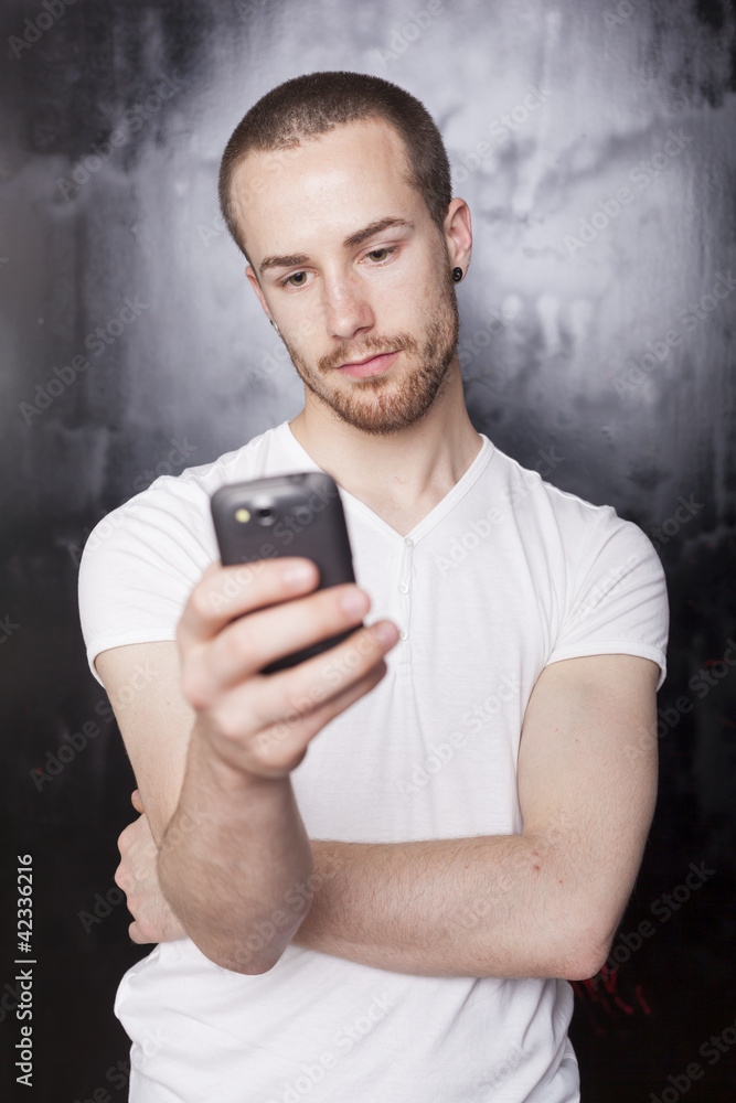 Fototapeta premium Reading SMS news