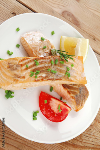 fish portion : roasted salmon