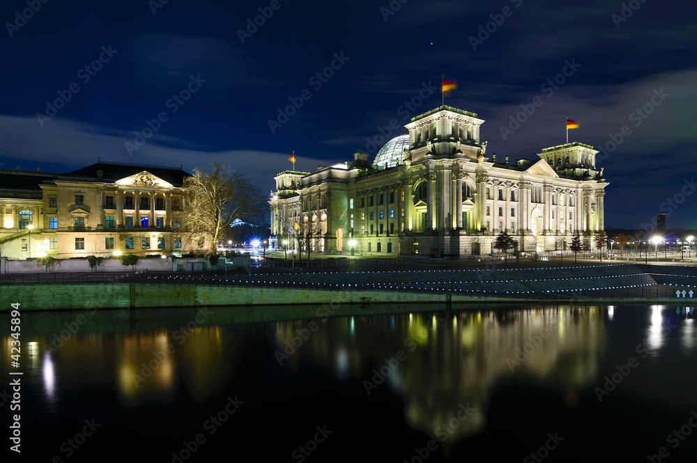 Naklejka premium berlin at night