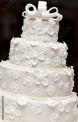 A white wedding cake photo