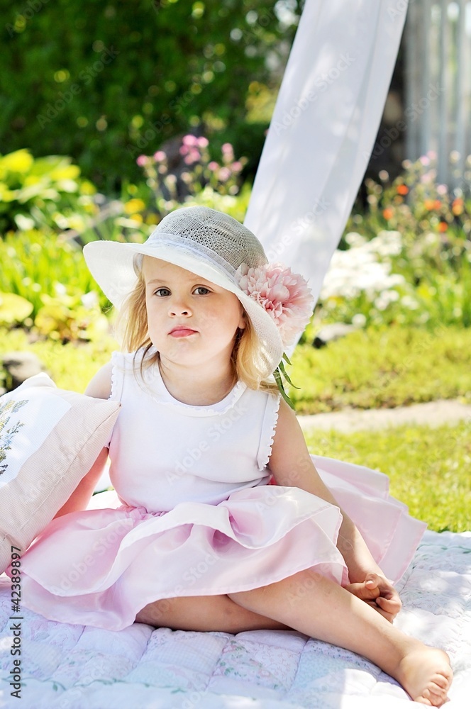 Fototapeta premium Girl with flowers