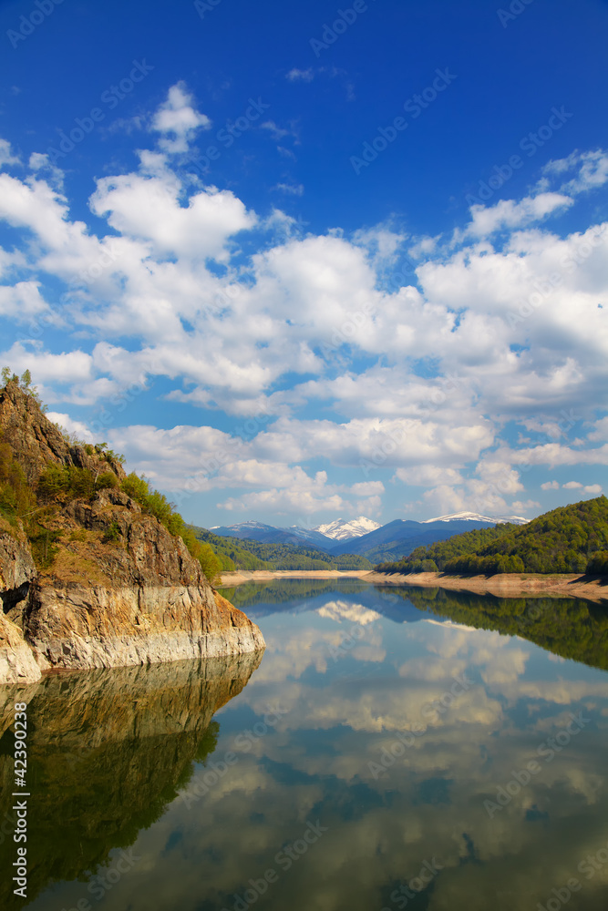 Fototapeta premium Vidraru lake