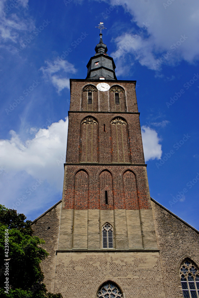 Fototapeta premium Dionysiuskirche in KERKEN-NIEUKERK am Niederrhein