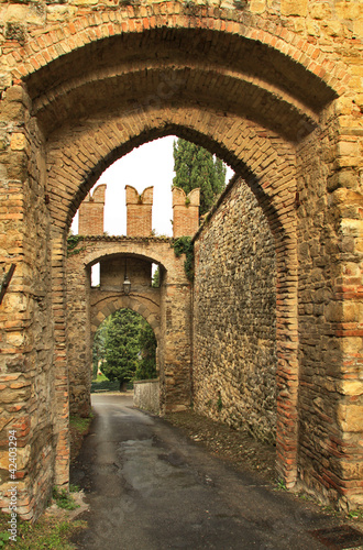 Serravalle  ingresso al castello