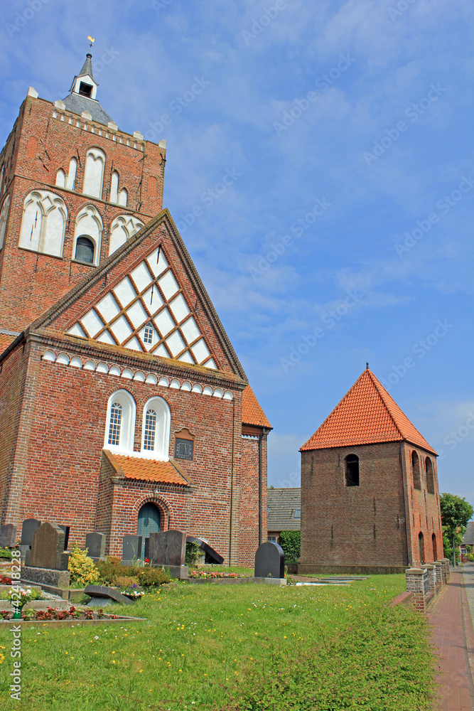 Pilsumer Kreuzkirche (13. Jh., Ostfriesland, Niedersachsen)