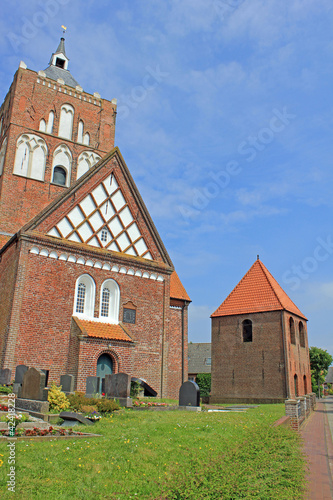 Pilsumer Kreuzkirche (13. Jh., Ostfriesland, Niedersachsen) © Udo Kruse