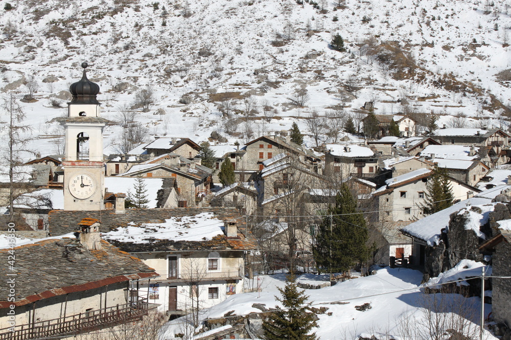 Obraz premium paese montagna