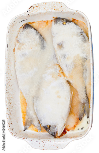 fish baked in sea salt photo