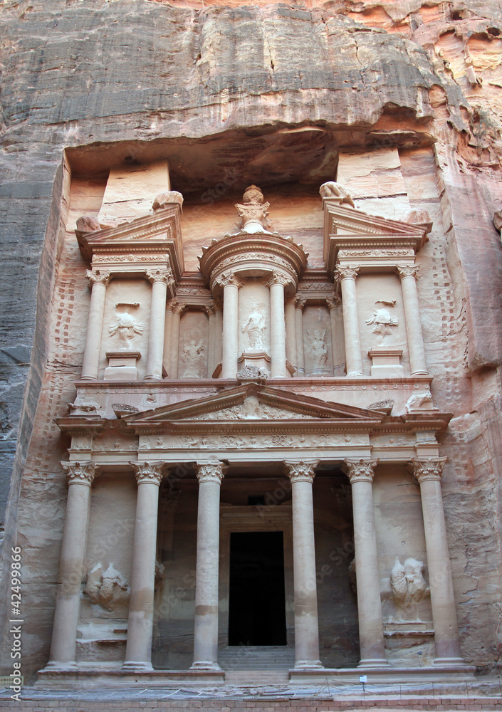 Fantastic beauty of the Siq gorge in Petra, Jordan