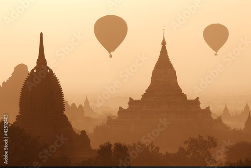 фотография Bagan pagodas