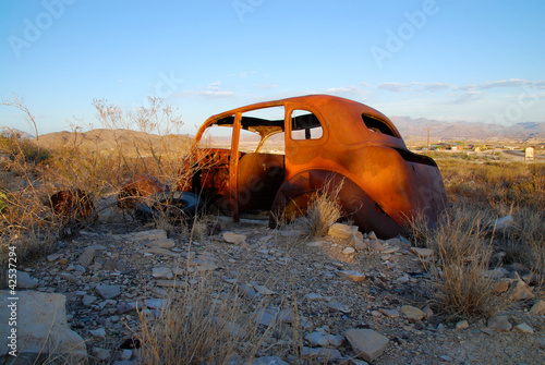 Cuadro en lienzo rusty car