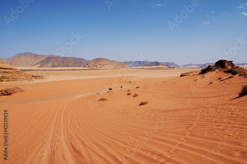 fuoristrada nel deserto del Wadi Rum