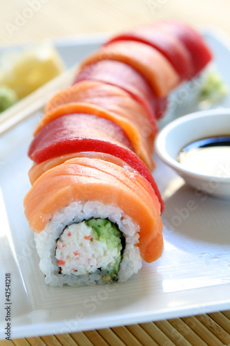 Sushi - Rainbow Roll