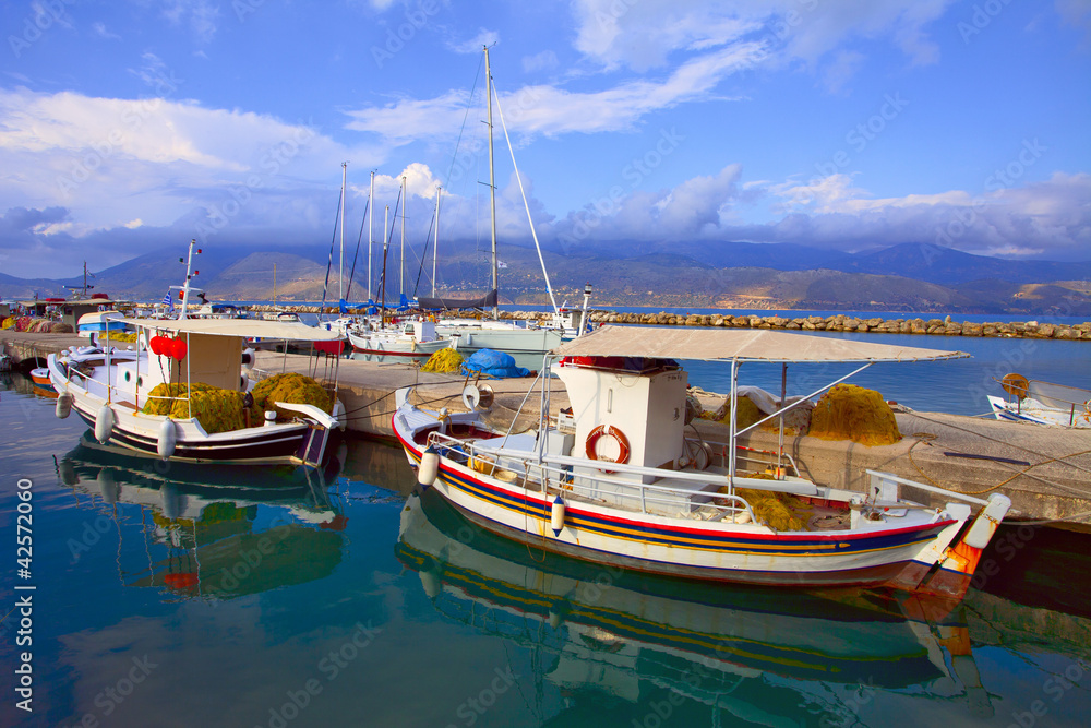 grèce; ioniennes, kefalonia : port de Lixouri