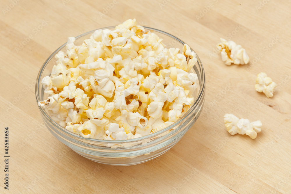 Crunchy white buttered popcorn Crunchy white buttered popcorn
