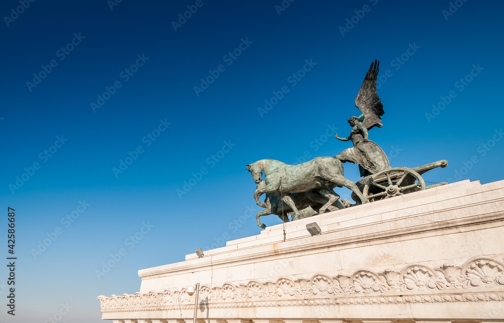Naklejka premium Sculpture sur le Monument à Victor-Emmanuel II à Rome
