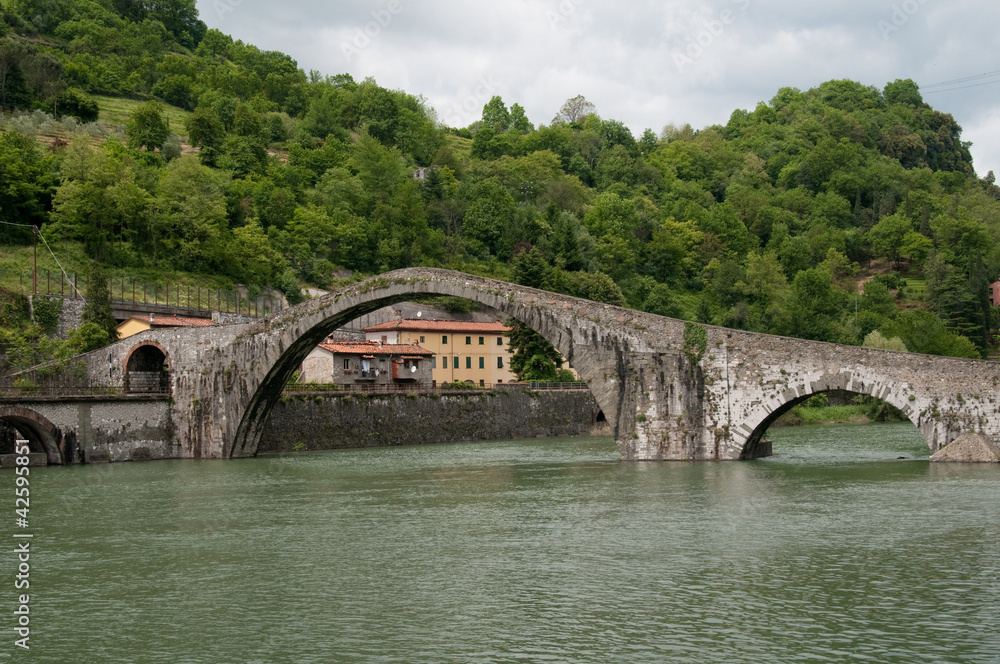 Fototapeta premium Garfagnana, Ponte della Maddalena 2