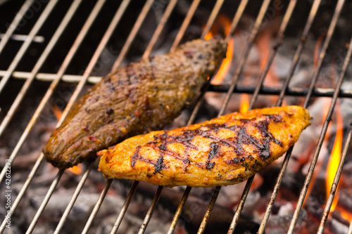 Grill mit Putensteak,Rindersteak photo