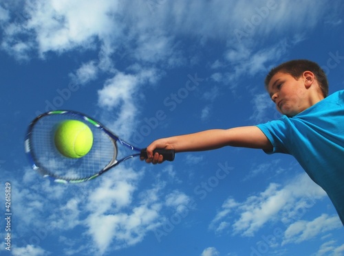 tennis forehand © waltkopp
