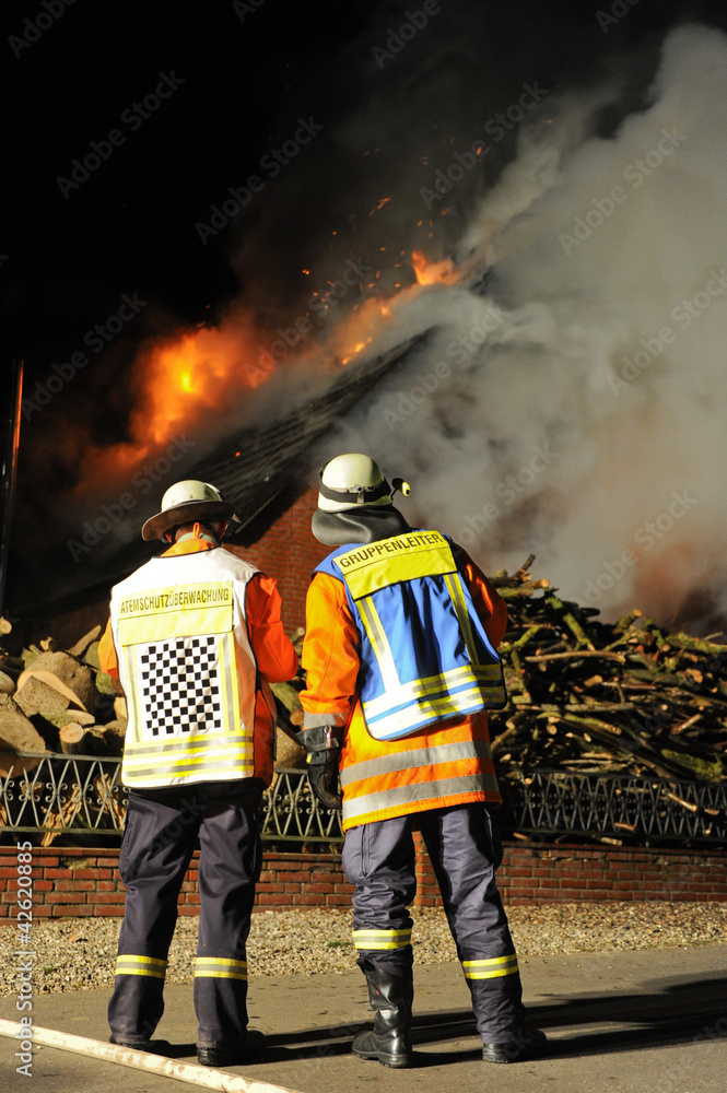 Obraz premium Brennendes Haus