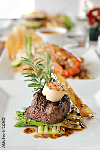 Grilled beef with scallop