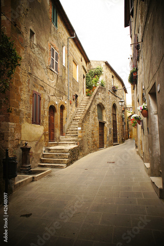 Fototapeta Naklejka Na Ścianę i Meble -  typical italian narrow street