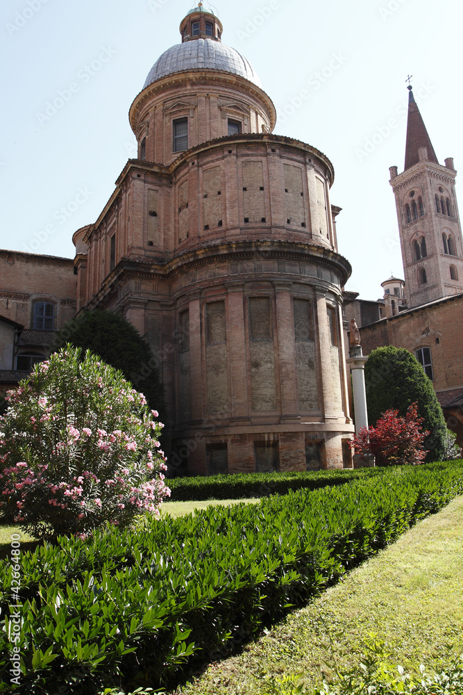 Bologna,Basilica di San Domenico e chiostro