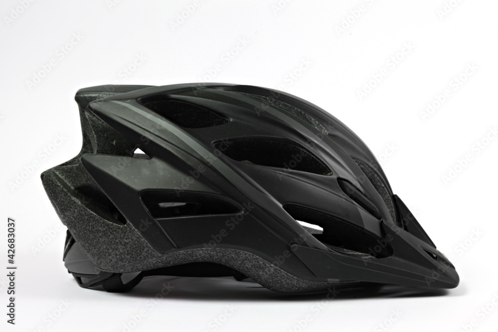 Fahrradhelm von der Seite auf weiß isoliert Fahrradhelm von der Seite auf weiß isoliert
