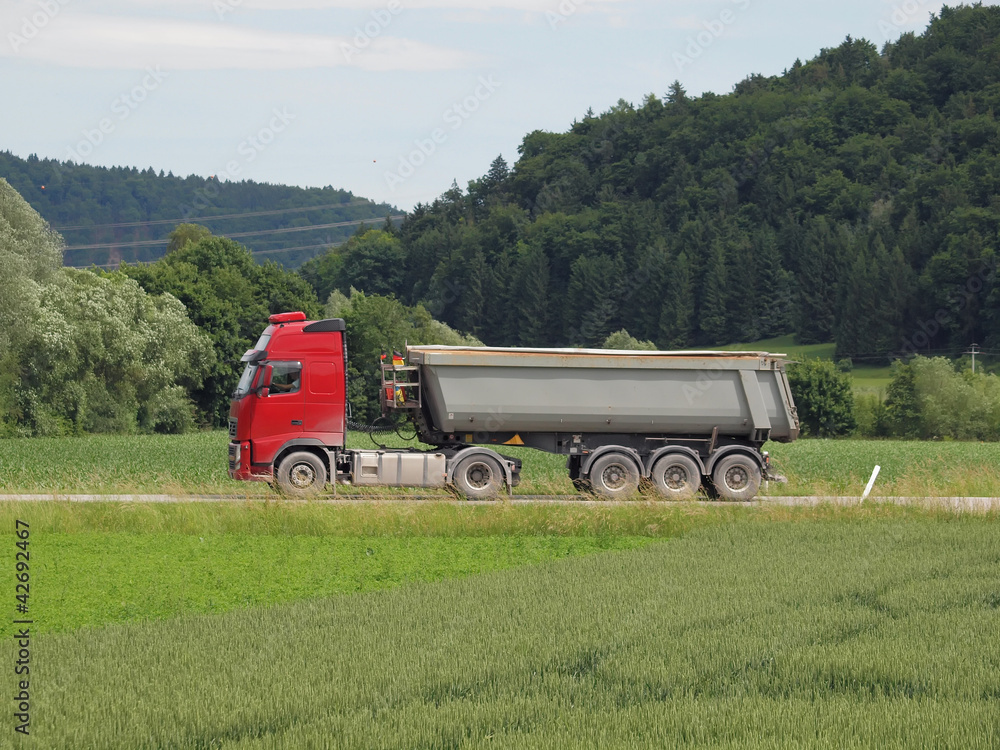 Fototapeta premium Lastkraftwagen